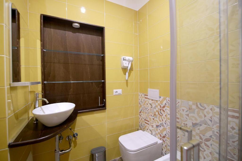 Antica Residenza Fusco Hotel Napoli Bagian luar foto
